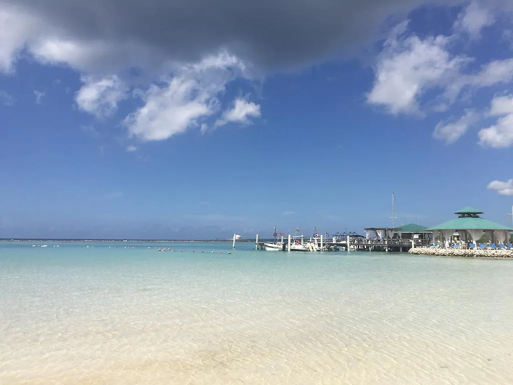 **  Batey Hotel Boutique Boca Chica Dominicaanse Republiek